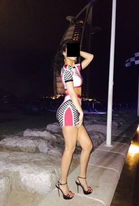 Από το Dubai στην Αθήνα. Όμορφη Γυναίκα Ελληνίδα…